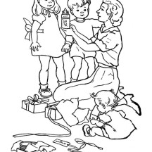 Wrapping Present for Gran Parents Day Coloring Page