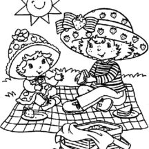 Strawberry Shortcake and Apple Dumplin Having a Family Picnic Coloring Pages
